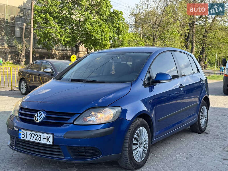 Хетчбек Volkswagen Golf 2005 в 