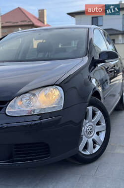 Хетчбек Volkswagen Golf 2007 в 