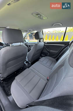 Хетчбек Volkswagen Golf 2007 в 