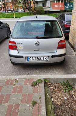 Хэтчбек Volkswagen Golf 2002 в Вышгороде