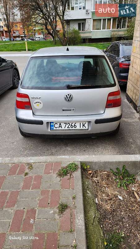 Хетчбек Volkswagen Golf 2002 в Вишгороді