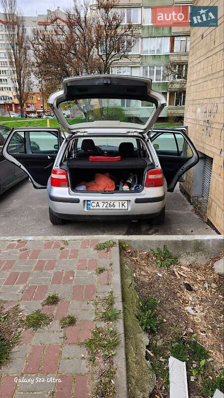 Хетчбек Volkswagen Golf 2002 в Вишгороді