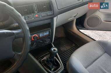 Універсал Volkswagen Golf 2003 в 