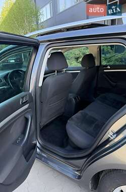 Универсал Volkswagen Golf 2010 в 