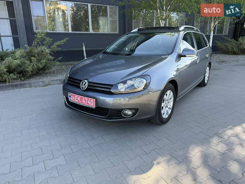 Универсал Volkswagen Golf 2010 в 