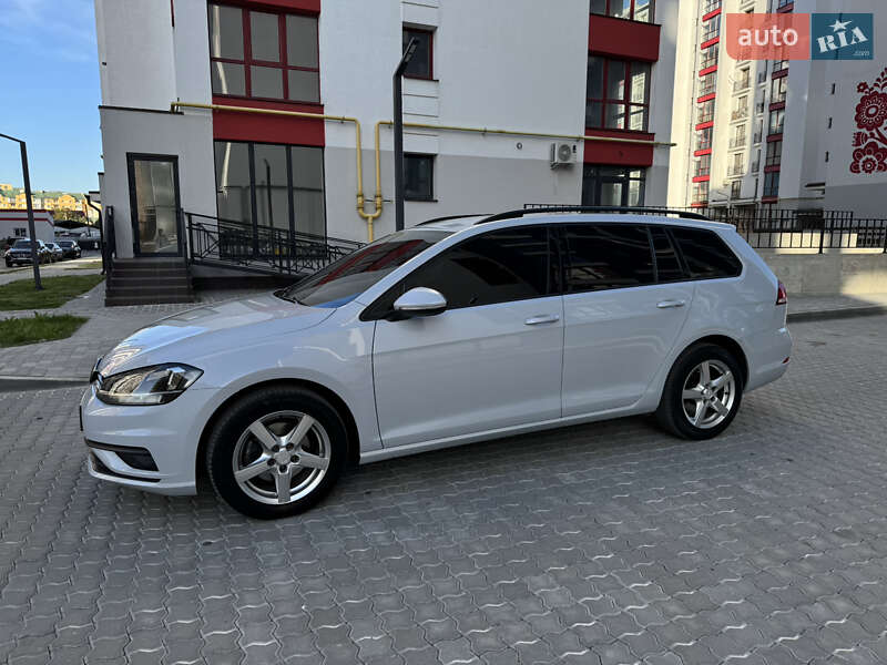 Універсал Volkswagen Golf 2018 в Івано-Франківську