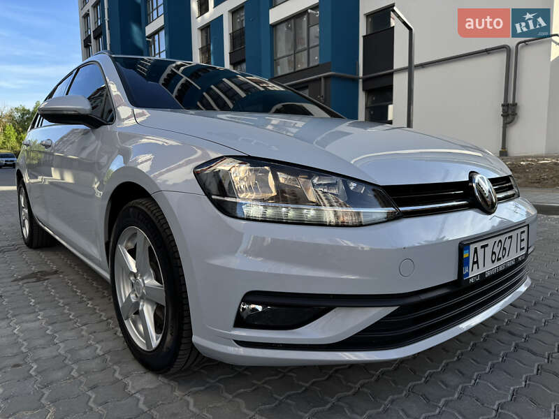Універсал Volkswagen Golf 2018 в Івано-Франківську