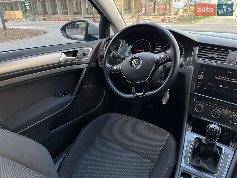 Універсал Volkswagen Golf 2018 в Івано-Франківську