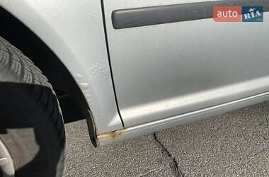 Хэтчбек Volkswagen Golf 2002 в 