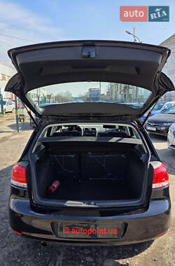 Хетчбек Volkswagen Golf 2011 в 