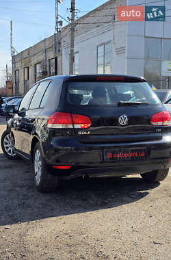 Хетчбек Volkswagen Golf 2011 в 