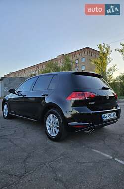Хэтчбек Volkswagen Golf 2014 в 