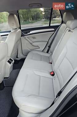 Хэтчбек Volkswagen Golf 2014 в 