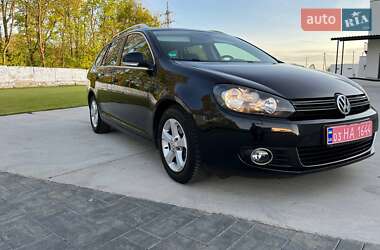Универсал Volkswagen Golf 2010 в 