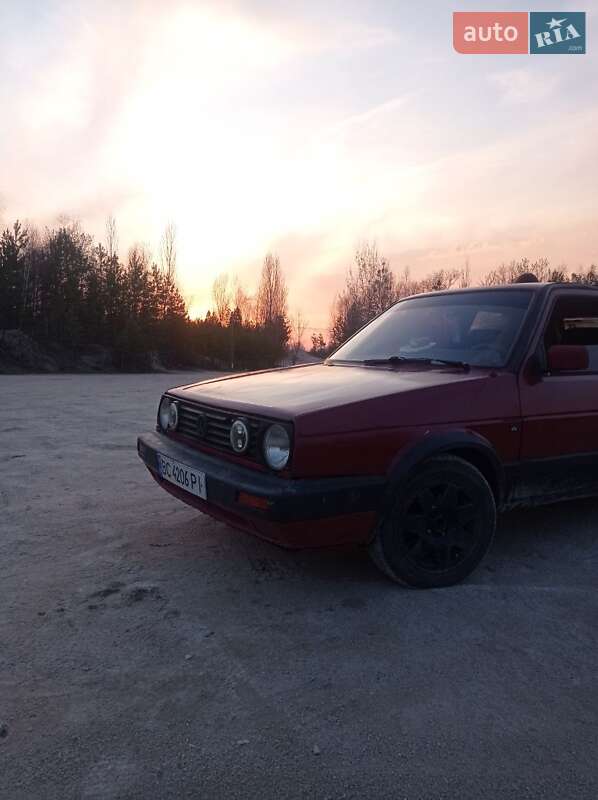 Хэтчбек Volkswagen Golf 1988 в 