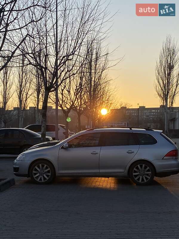 Универсал Volkswagen Golf 2009 в Днепре