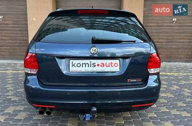 Універсал Volkswagen Golf 2010 в 