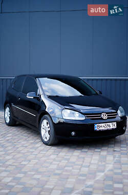Хэтчбек Volkswagen Golf 2008 в 