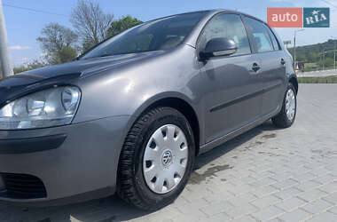 Хэтчбек Volkswagen Golf 2005 в Вишневце