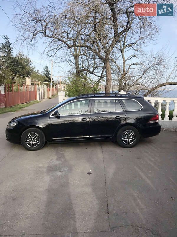 Універсал Volkswagen Golf 2011 в Одесі
