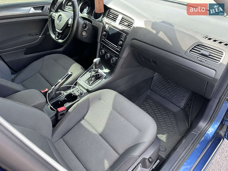 Універсал Volkswagen Golf 2019 в Мукачевому