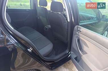 Хетчбек Volkswagen Golf 2005 в 