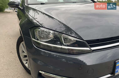 Хетчбек Volkswagen Golf 2017 в 