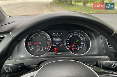 Хетчбек Volkswagen Golf 2017 в 
