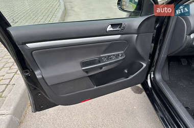 Універсал Volkswagen Golf 2011 в 