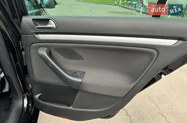 Універсал Volkswagen Golf 2011 в 