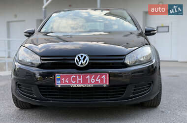 Хэтчбек Volkswagen Golf 2010 в 