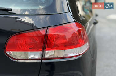 Хэтчбек Volkswagen Golf 2010 в 