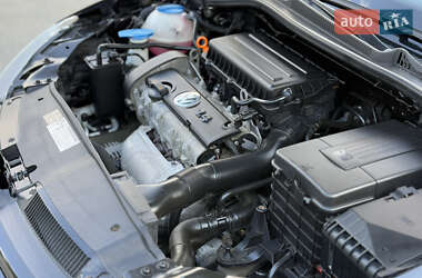 Хэтчбек Volkswagen Golf 2010 в 