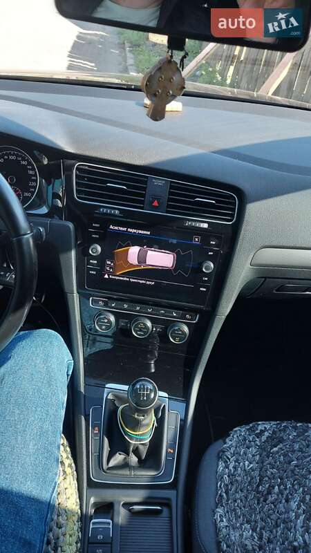 Универсал Volkswagen Golf 2018 в Житомире