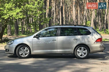 Універсал Volkswagen Golf 2012 в 