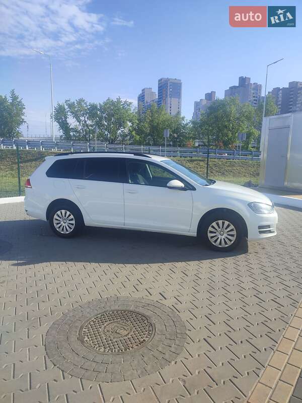 Універсал Volkswagen Golf 2013 в Києві