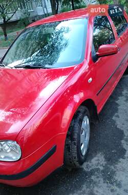 Хетчбек Volkswagen Golf 2002 в Вінниці