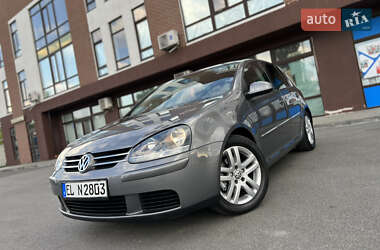 Хэтчбек Volkswagen Golf 2009 в 