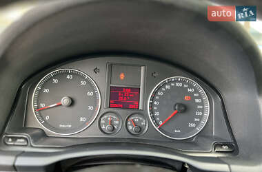 Хэтчбек Volkswagen Golf 2009 в 