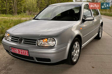 Хэтчбек Volkswagen Golf 2003 в 