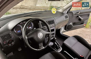 Хэтчбек Volkswagen Golf 2003 в 