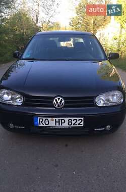 Хэтчбек Volkswagen Golf 2003 в Красилове