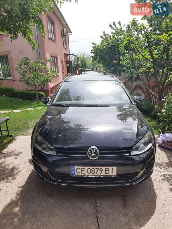 Універсал Volkswagen Golf 2013 в Чернівцях