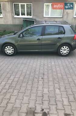 Хетчбек Volkswagen Golf 2004 в Луцьку
