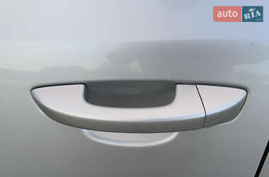 Хэтчбек Volkswagen Golf 2010 в 