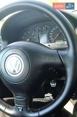 Хетчбек Volkswagen Golf 2003 в 