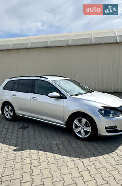 Универсал Volkswagen Golf 2014 в Черновцах