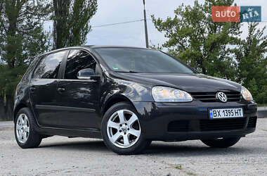 Хетчбек Volkswagen Golf 2005 в 
