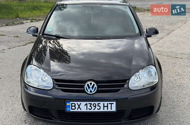 Хетчбек Volkswagen Golf 2005 в 