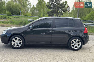 Хетчбек Volkswagen Golf 2005 в 